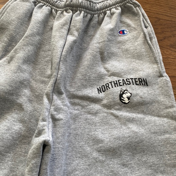 Northeastern Sweats - Picture 1 of 4